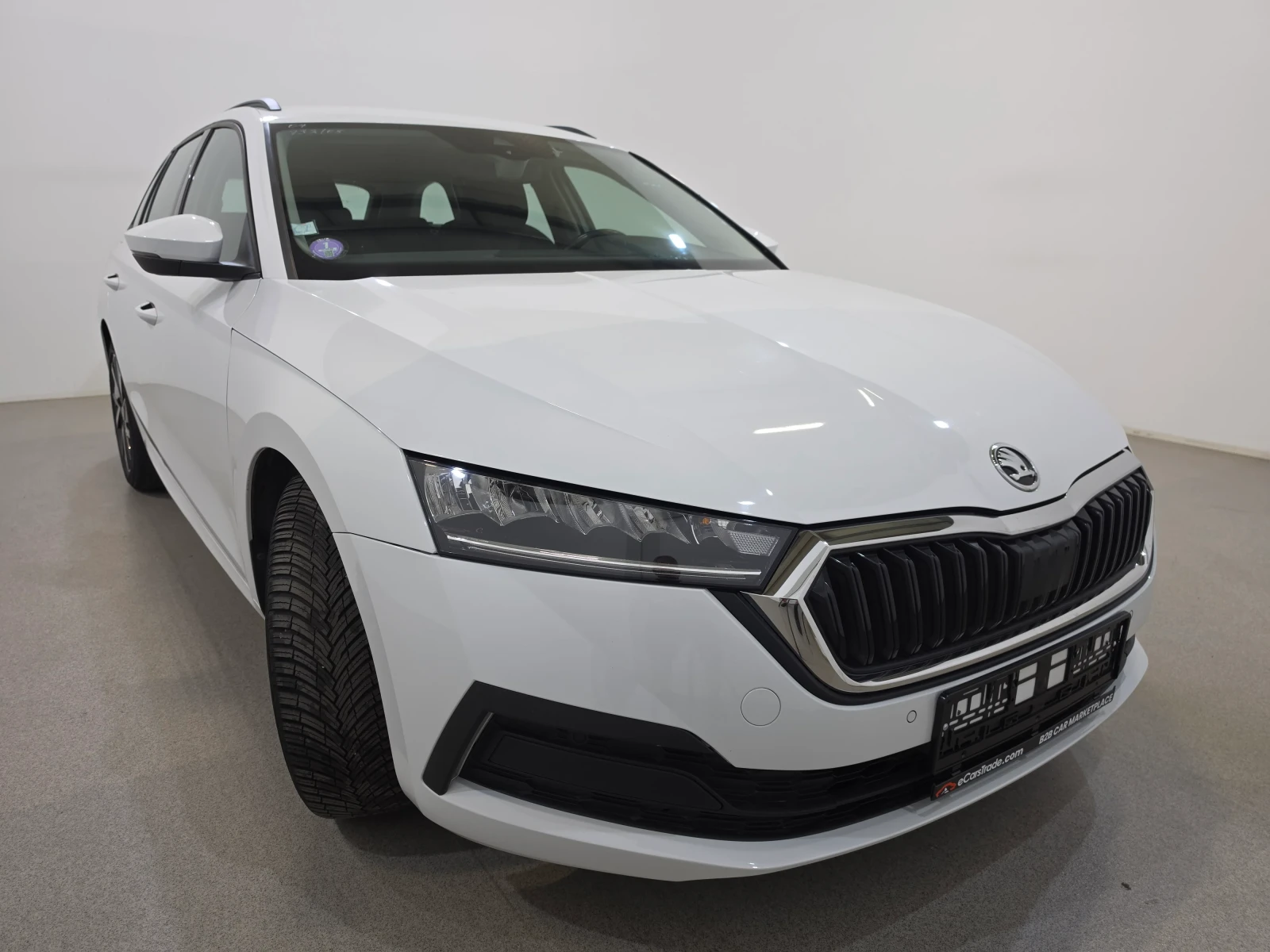 Skoda Octavia 1.4i TSI PHEV LED Virtual Navi KeylessGo, снимка 3 - Автомобили и джипове - 54915850