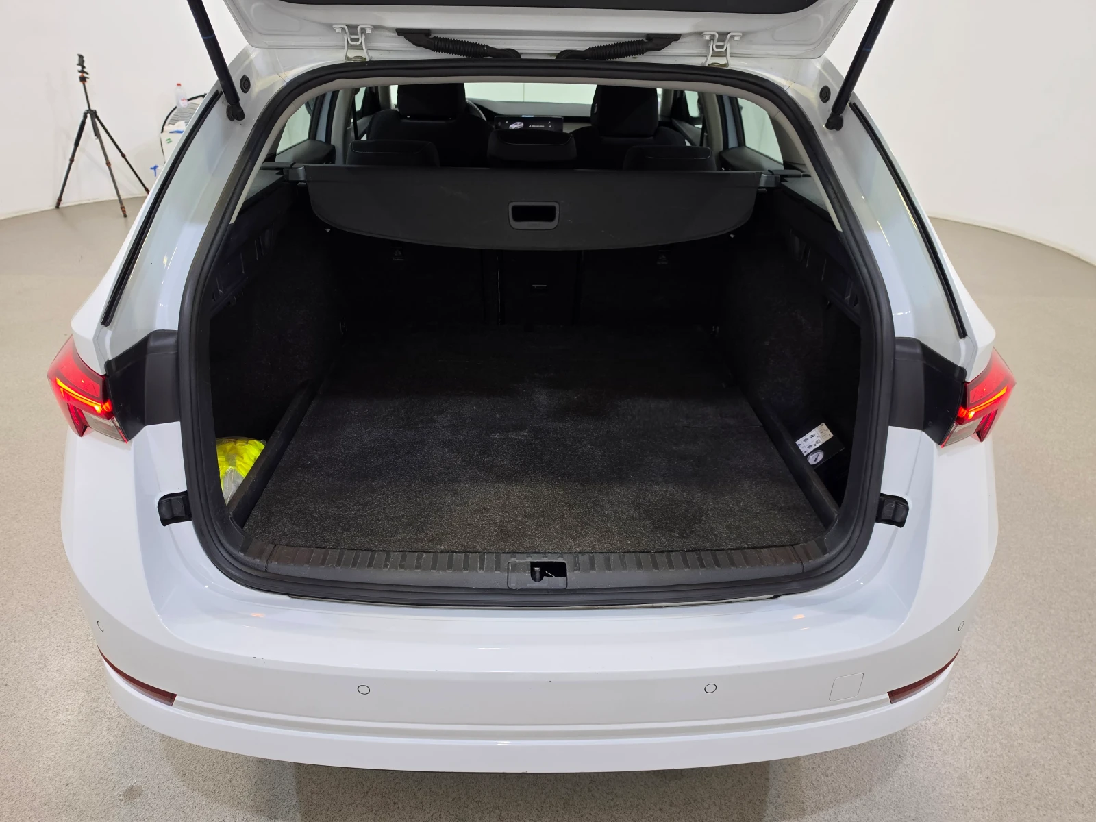 Skoda Octavia 1.4i TSI PHEV LED Virtual Navi KeylessGo, снимка 9 - Автомобили и джипове - 54915850