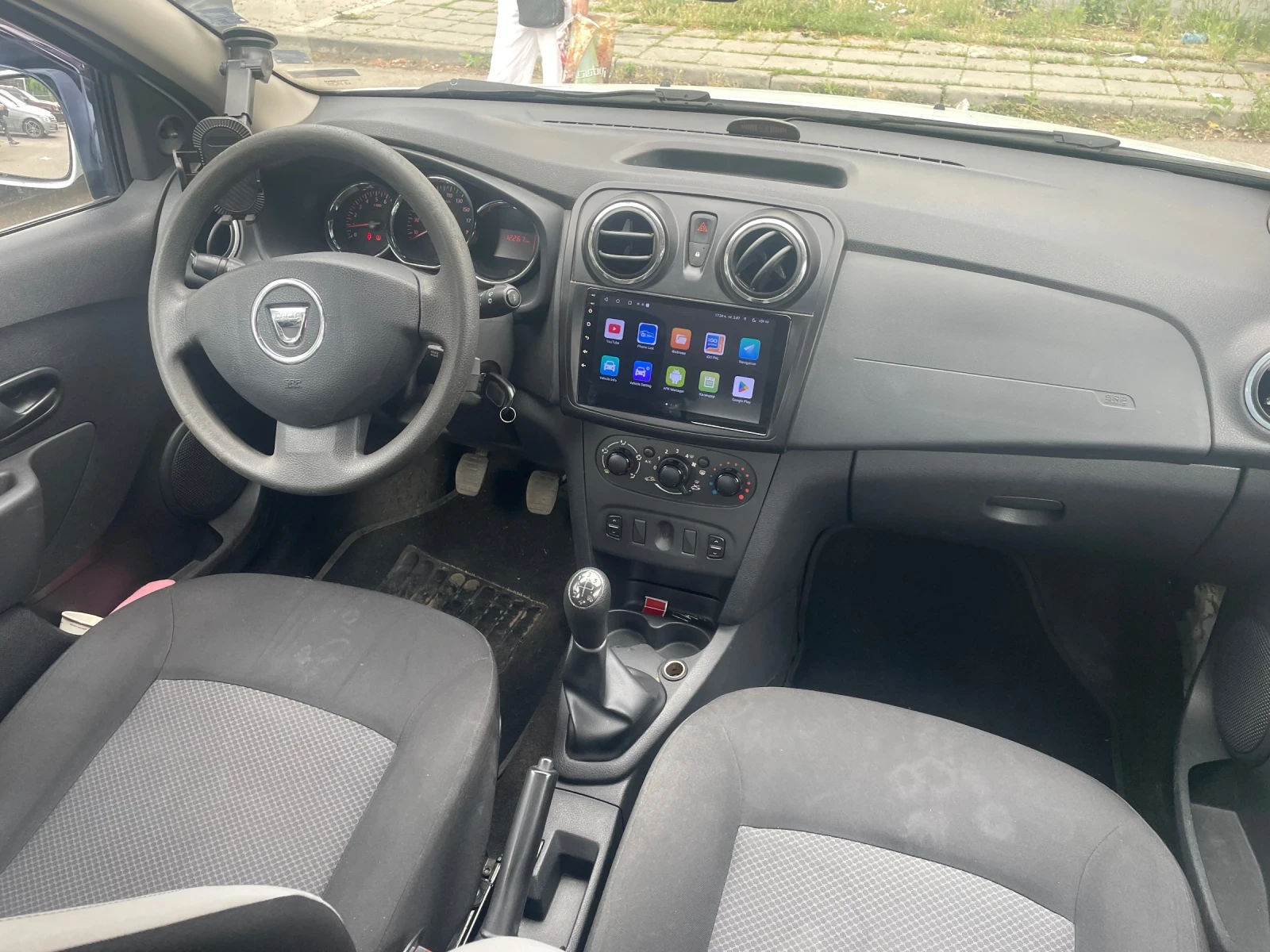 Dacia Sandero 1.5  🔝, снимка 8 - Автомобили и джипове - 55136396