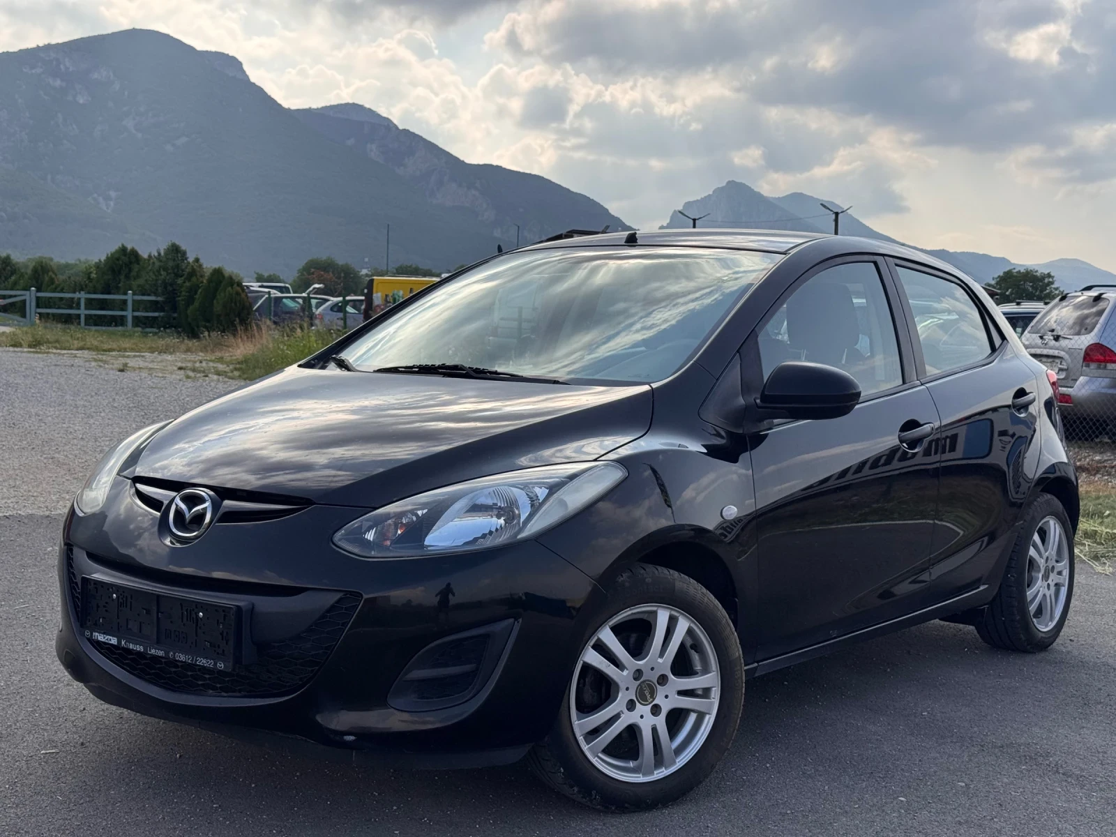 Mazda 2 1.3i, снимка 2 - Автомобили и джипове - 55155002