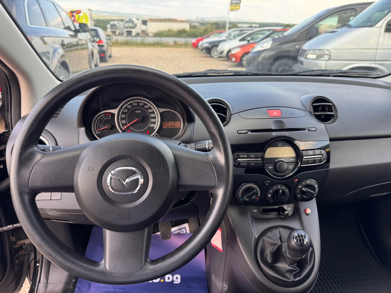 Mazda 2 1.3i, снимка 6 - Автомобили и джипове - 55155002