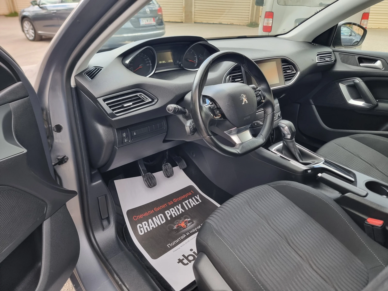 Peugeot 308 1.6HDI* LED* NAVI, снимка 12 - Автомобили и джипове - 55665567