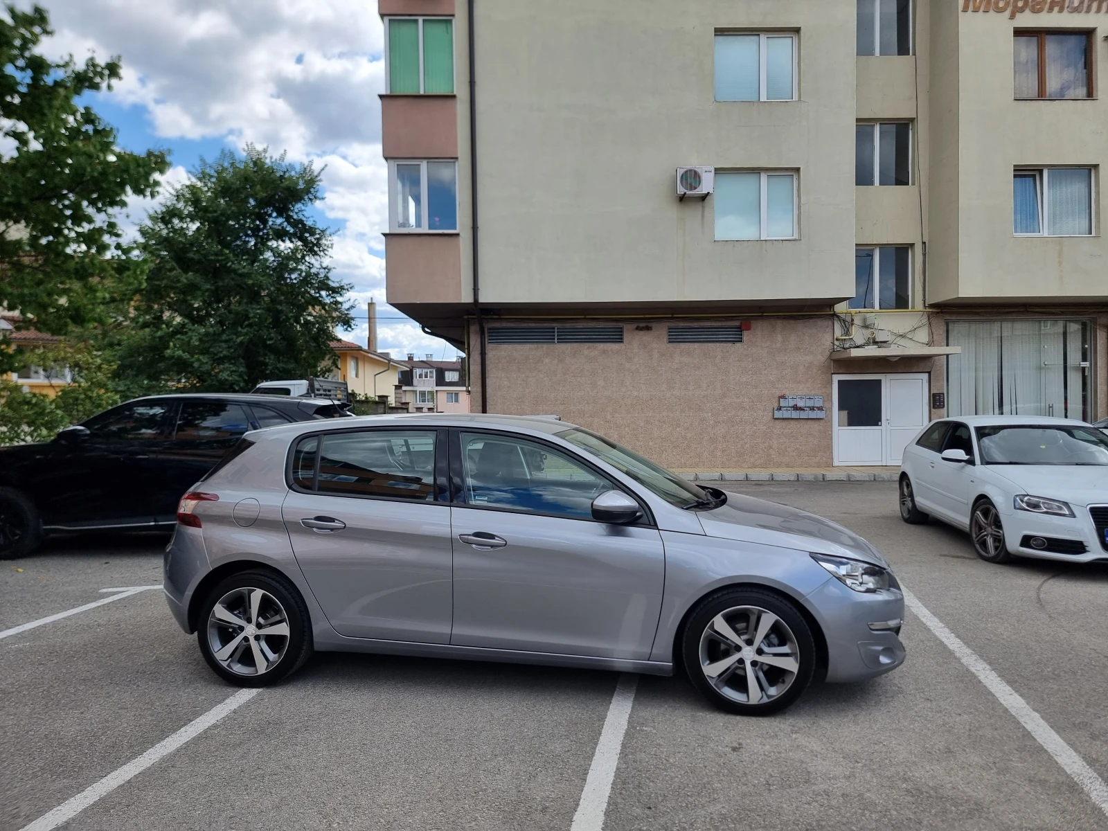 Peugeot 308 1.6HDI* LED* NAVI, снимка 5 - Автомобили и джипове - 55665567
