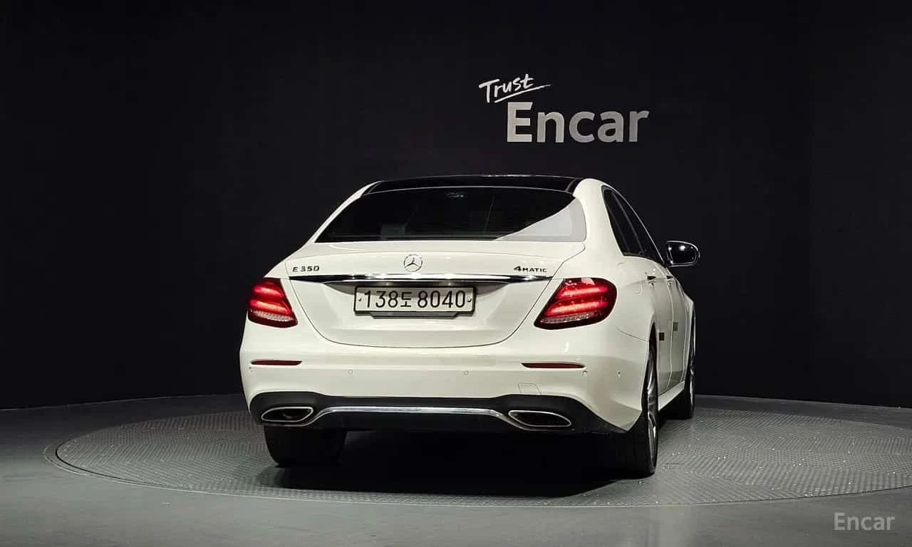 Mercedes-Benz E 350 4MATIC AMG Line | АВТОФИНАНСИРАНЕ, снимка 4 - Автомобили и джипове - 56201434