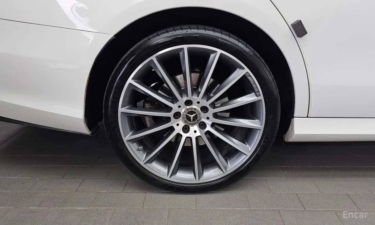 Mercedes-Benz E 350 4MATIC AMG Line | АВТОФИНАНСИРАНЕ, снимка 5 - Автомобили и джипове - 56201434