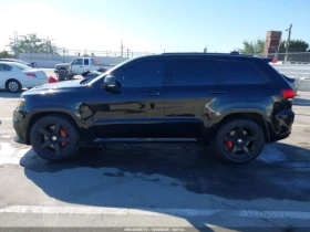 Jeep Grand cherokee SRT* AWD* 6.4* ПОДГРЕВ* ОБДУХВАНЕ* АЛКАНТАРА* ПАНО, снимка 13