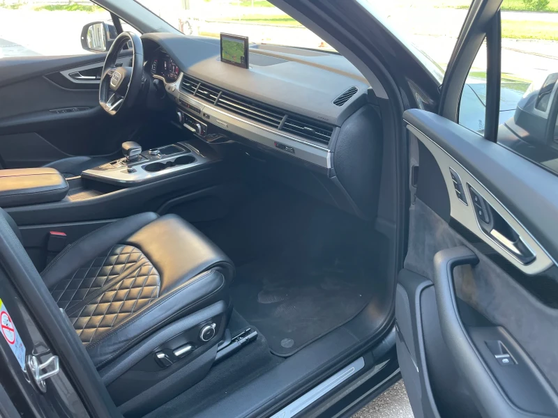 Audi SQ7 4.0V8T-CERAMIC-3S-LINE-DISTRONIK-7места-ПАНОРАМА, снимка 11 - Автомобили и джипове - 50020606