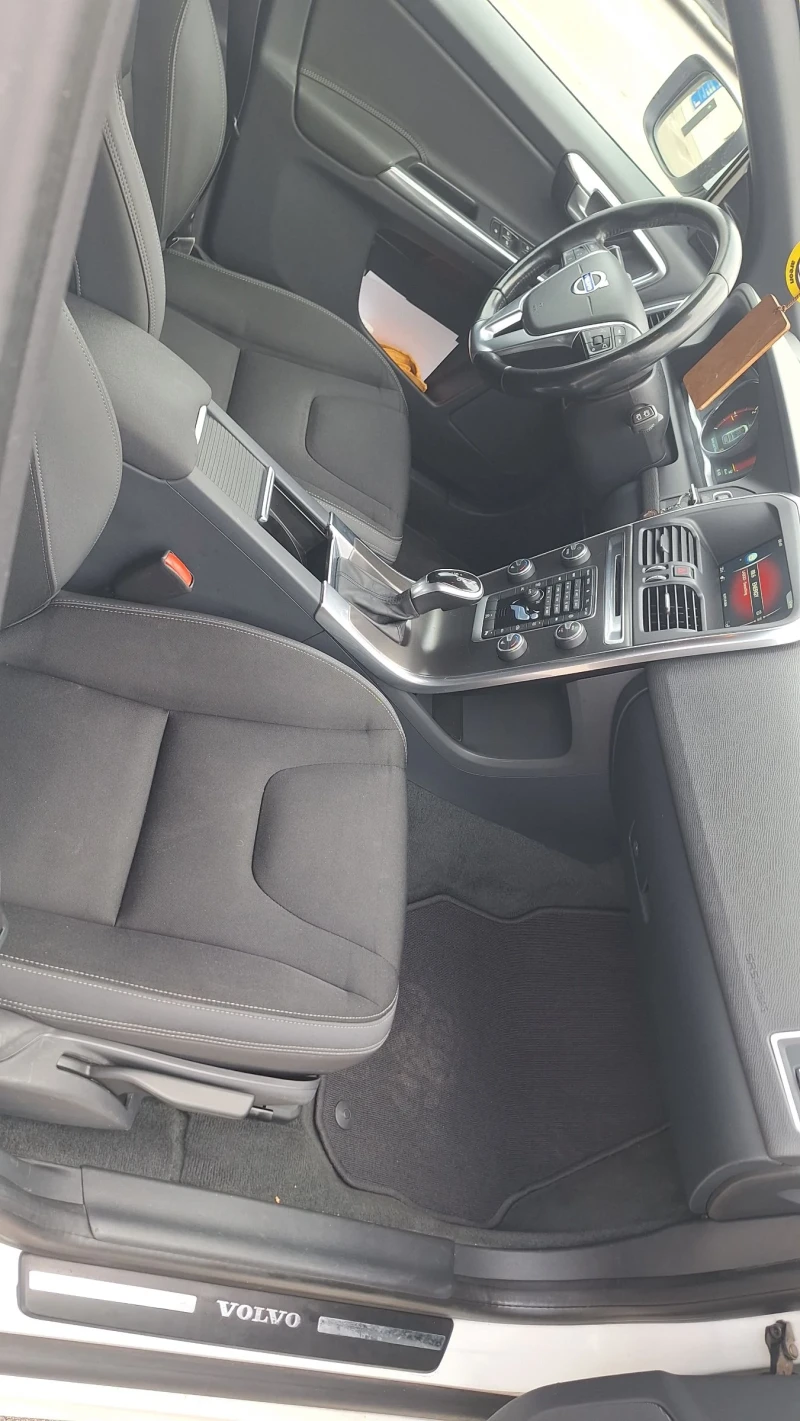 Volvo XC60 D4-2.0 битурбо(181кс), снимка 8 - Автомобили и джипове - 52775905