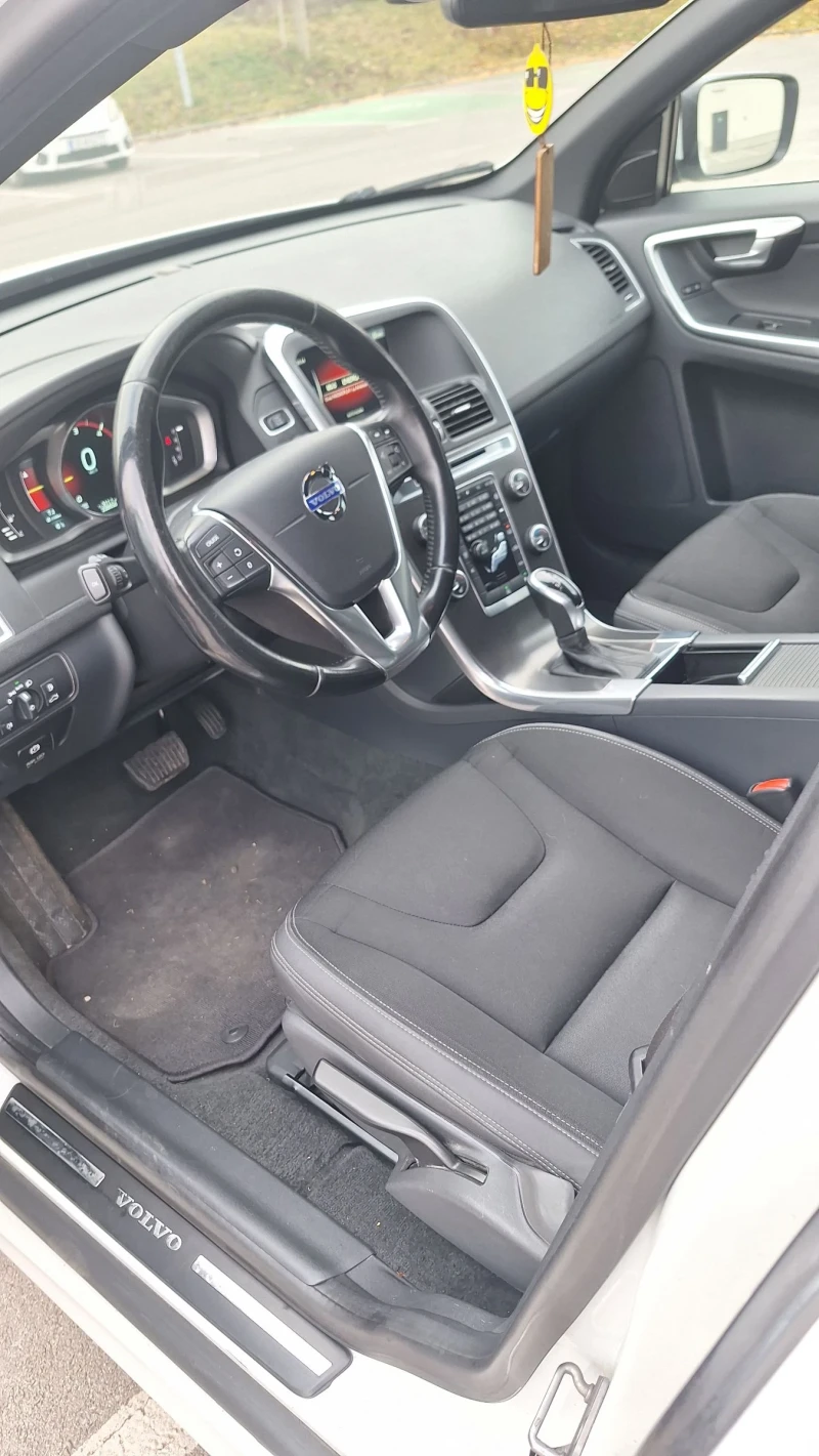 Volvo XC60 D4-2.0 битурбо(181кс), снимка 15 - Автомобили и джипове - 52775905