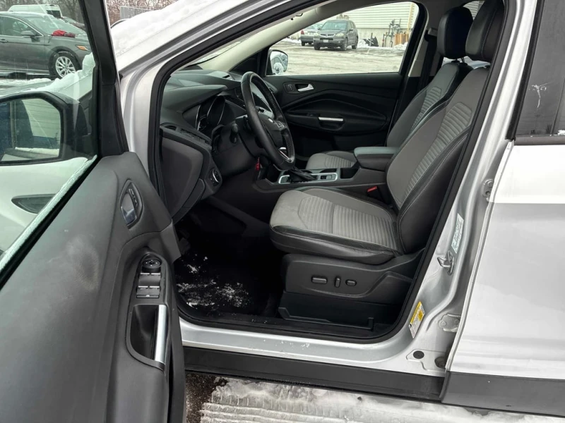 Ford Escape * SE * CARFAX * БЕЗ ПЪРВОНАЧАЛНА ВНОСКА, снимка 5 - Автомобили и джипове - 52873135