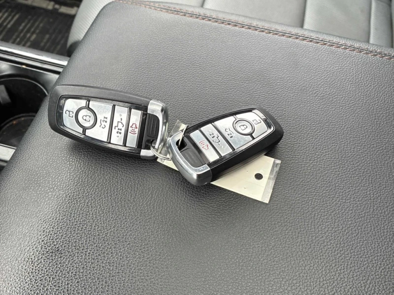 Ford F150 2023 LARIAT 4WD SuperCrew 5.5' Box * CARFAX * , снимка 15 - Автомобили и джипове - 53101960