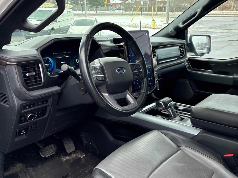 Ford F150 2023 LARIAT 4WD SuperCrew 5.5' Box * CARFAX * , снимка 8 - Автомобили и джипове - 53101960