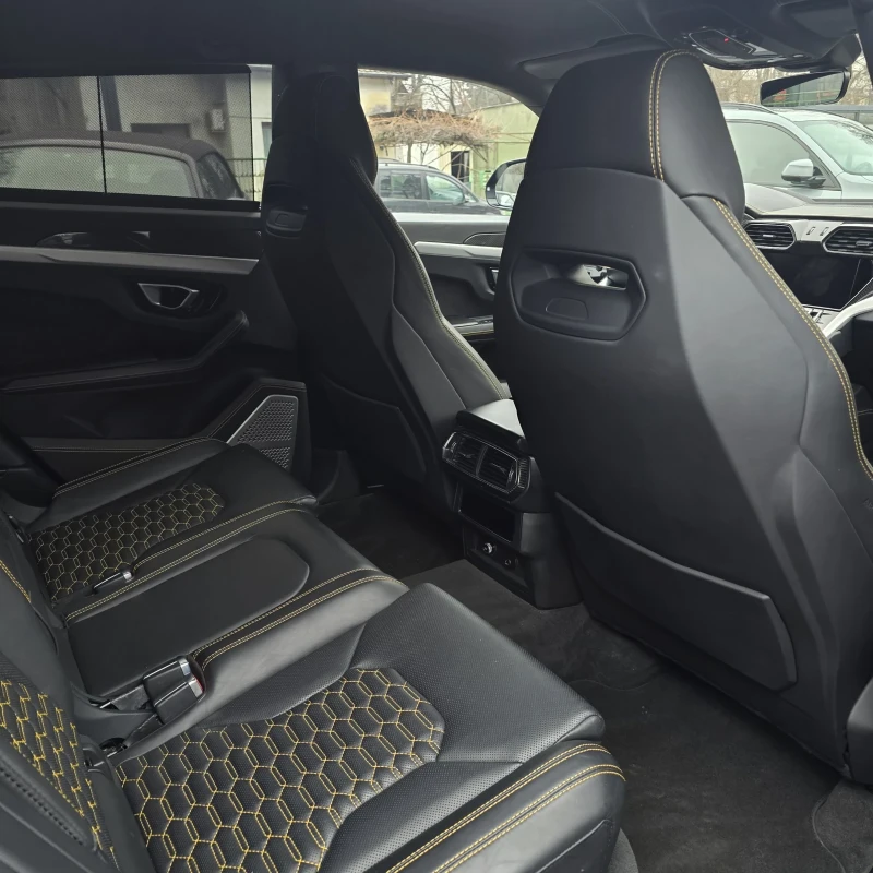 Lamborghini Urus Гаранция/AKRAPOVIC/Carbon/3D B&O/Готов Лизинг, снимка 17 - Автомобили и джипове - 53218506