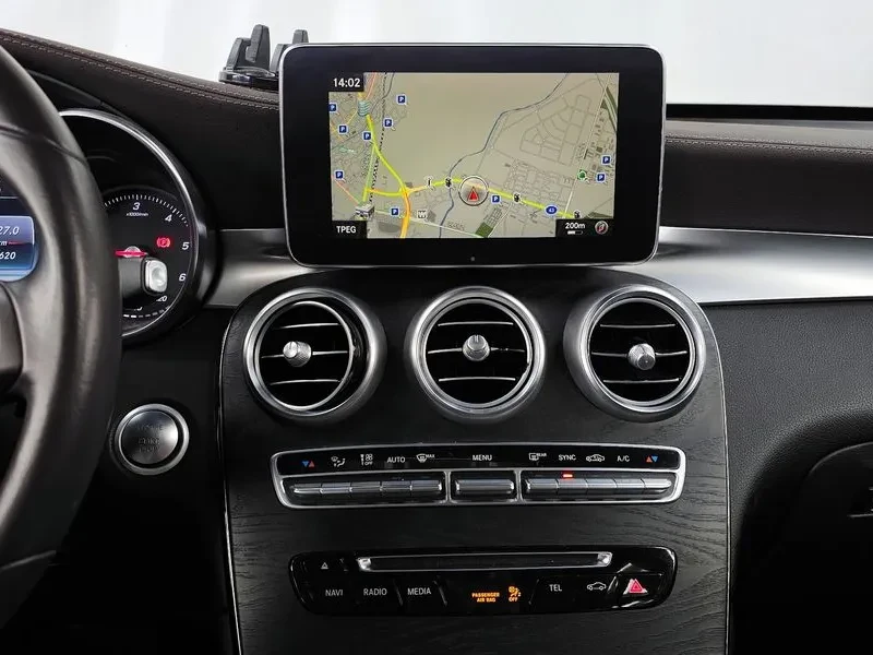 Mercedes-Benz GLC 220 4Matic Premium, снимка 14 - Автомобили и джипове - 56001079