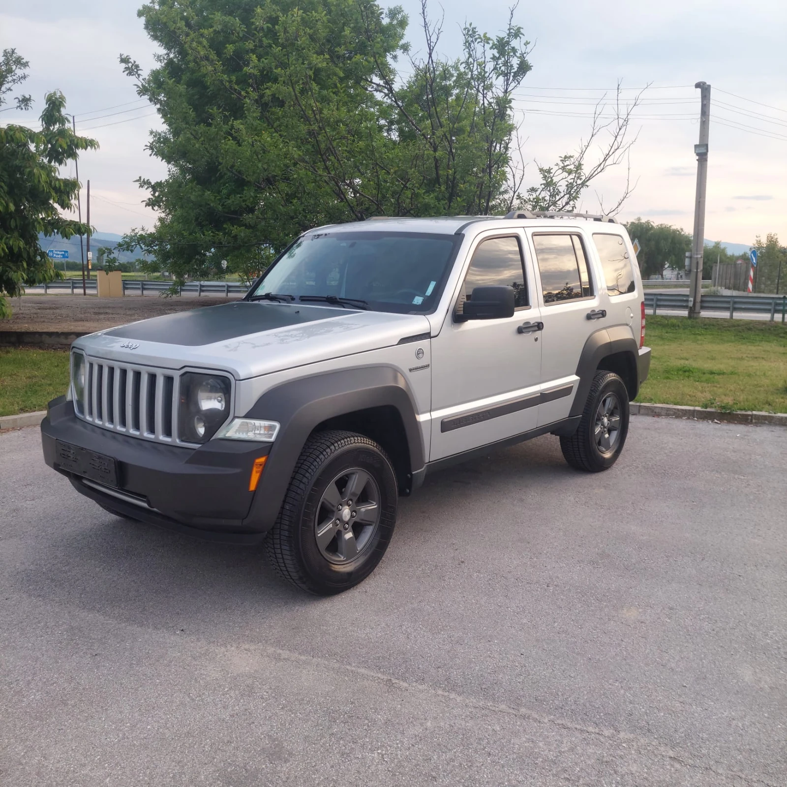 Jeep Cherokee 3.7l RENEGADE - изображение 2