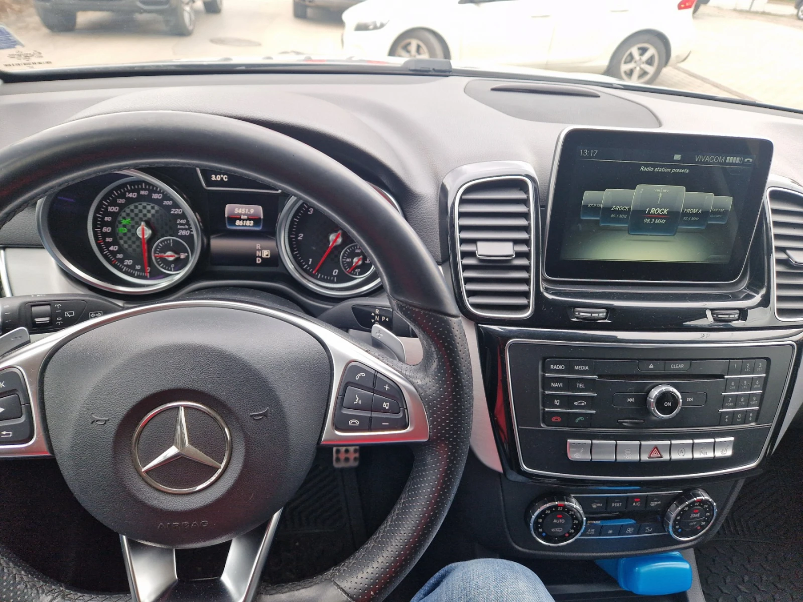 Mercedes-Benz GLE 350 4MATIC AMG full package модел 2016 - изображение 5