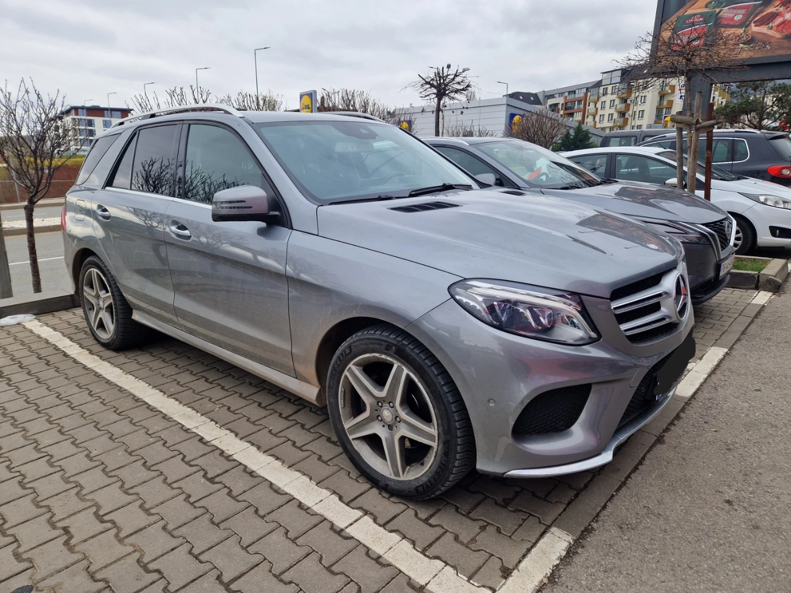 Mercedes-Benz GLE 350 4MATIC AMG full package модел 2016 - изображение 3