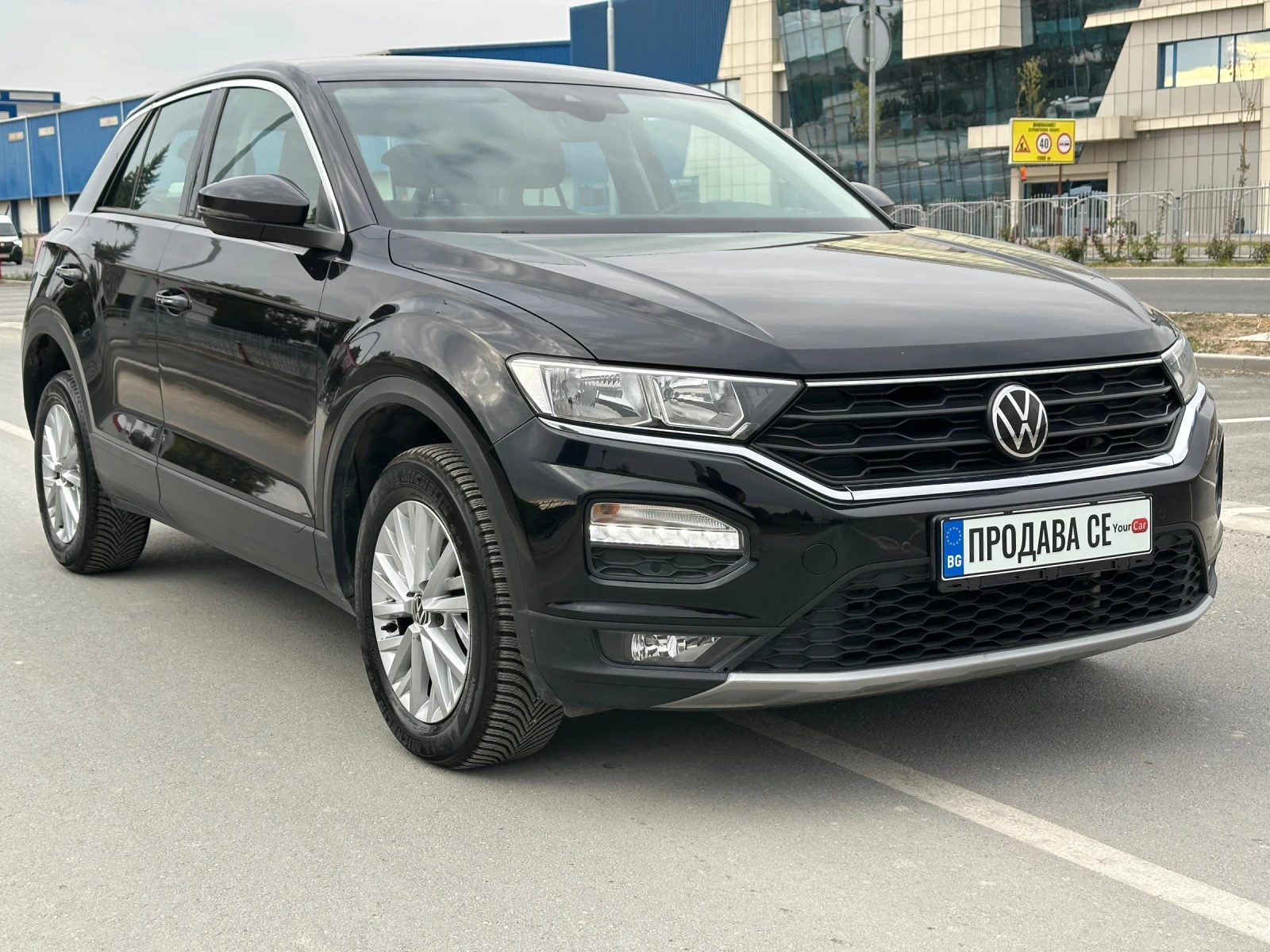 VW T-Roc 2.0 TDI * Автомат * CarPlay * Navi - изображение 3