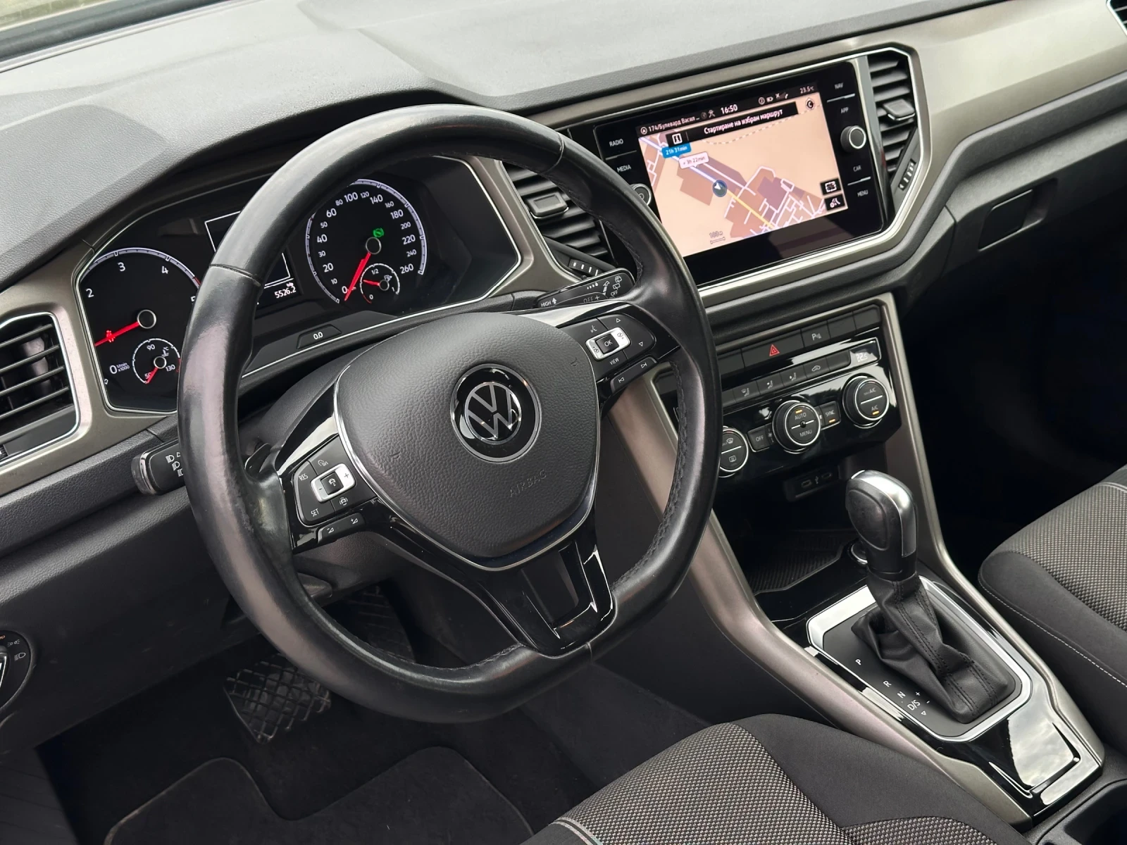 VW T-Roc 2.0 TDI * Автомат * CarPlay * Navi - изображение 7