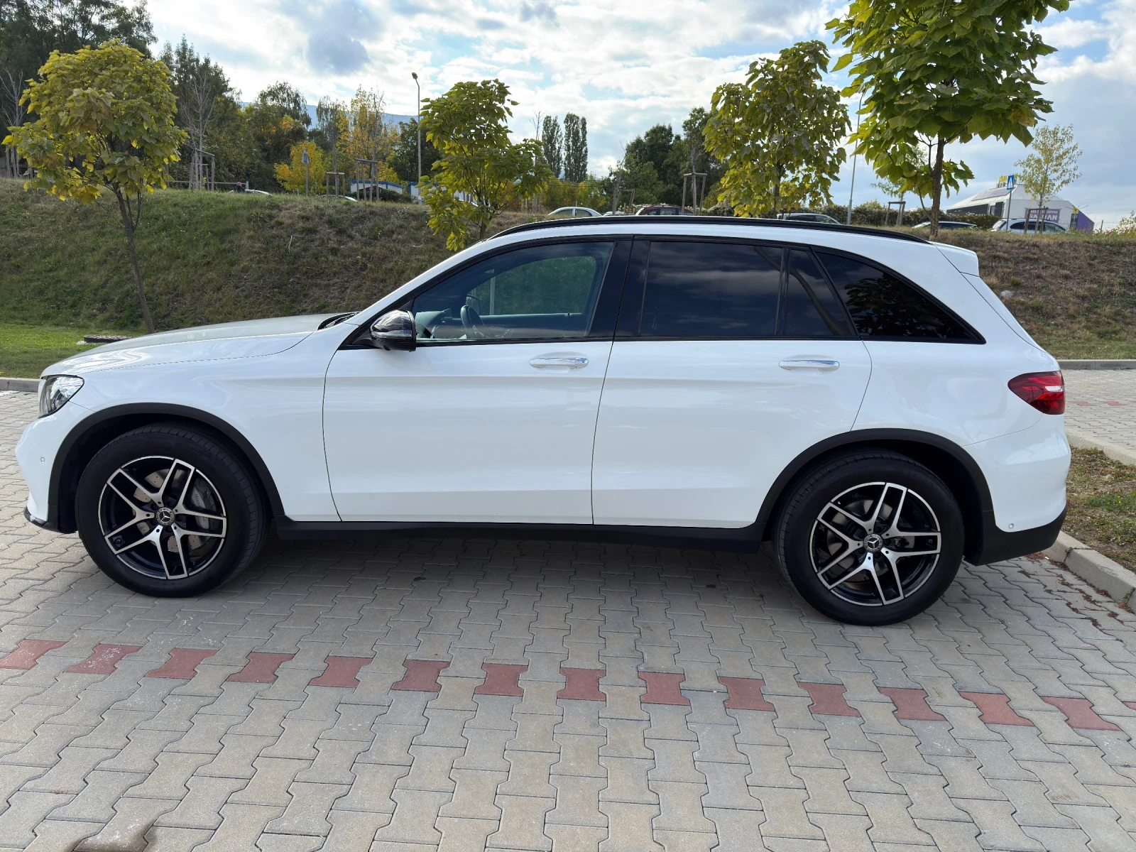 Mercedes-Benz GLC 350 AMG 4MATIC | AIRMATIC | Night Pack | 9G-Tronic - изображение 8