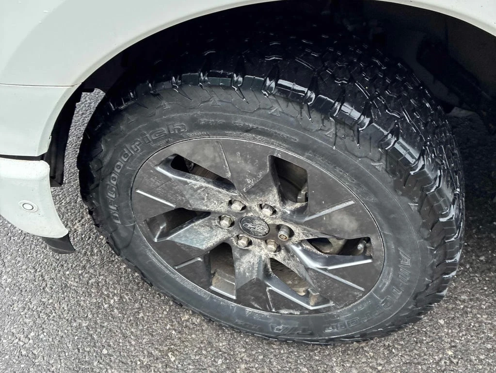 Ford F150 2023 LARIAT 4WD SuperCrew 5.5' Box * CARFAX *  - изображение 7