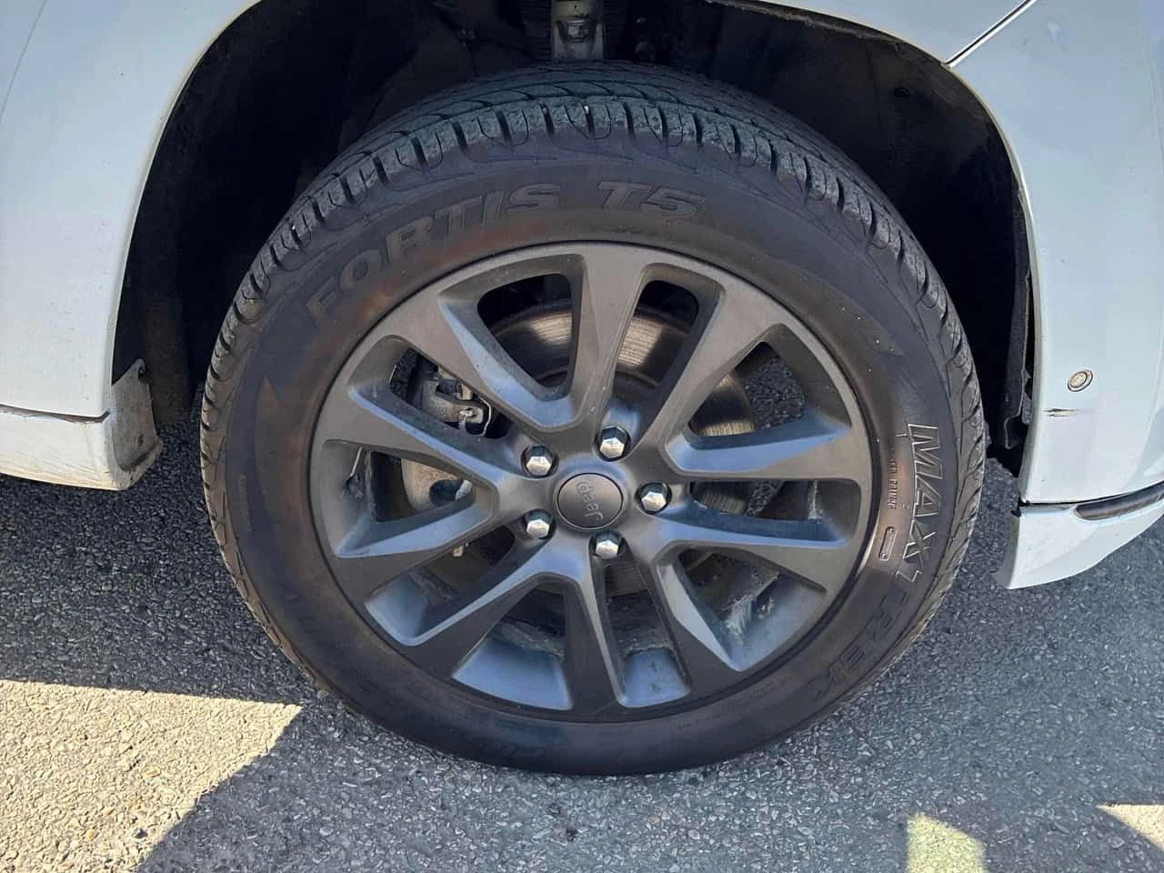 Jeep Grand cherokee High Altitude II/CARFAX/Дистроник/Пано/Подгрев/5.7, снимка 17 - Автомобили и джипове - 54476758