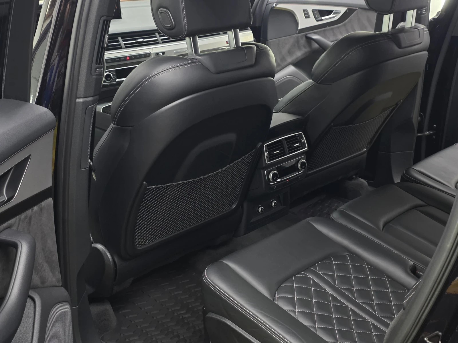 Audi SQ7 КАТО НОВ!!! 73000КМ, снимка 11 - Автомобили и джипове - 54575296
