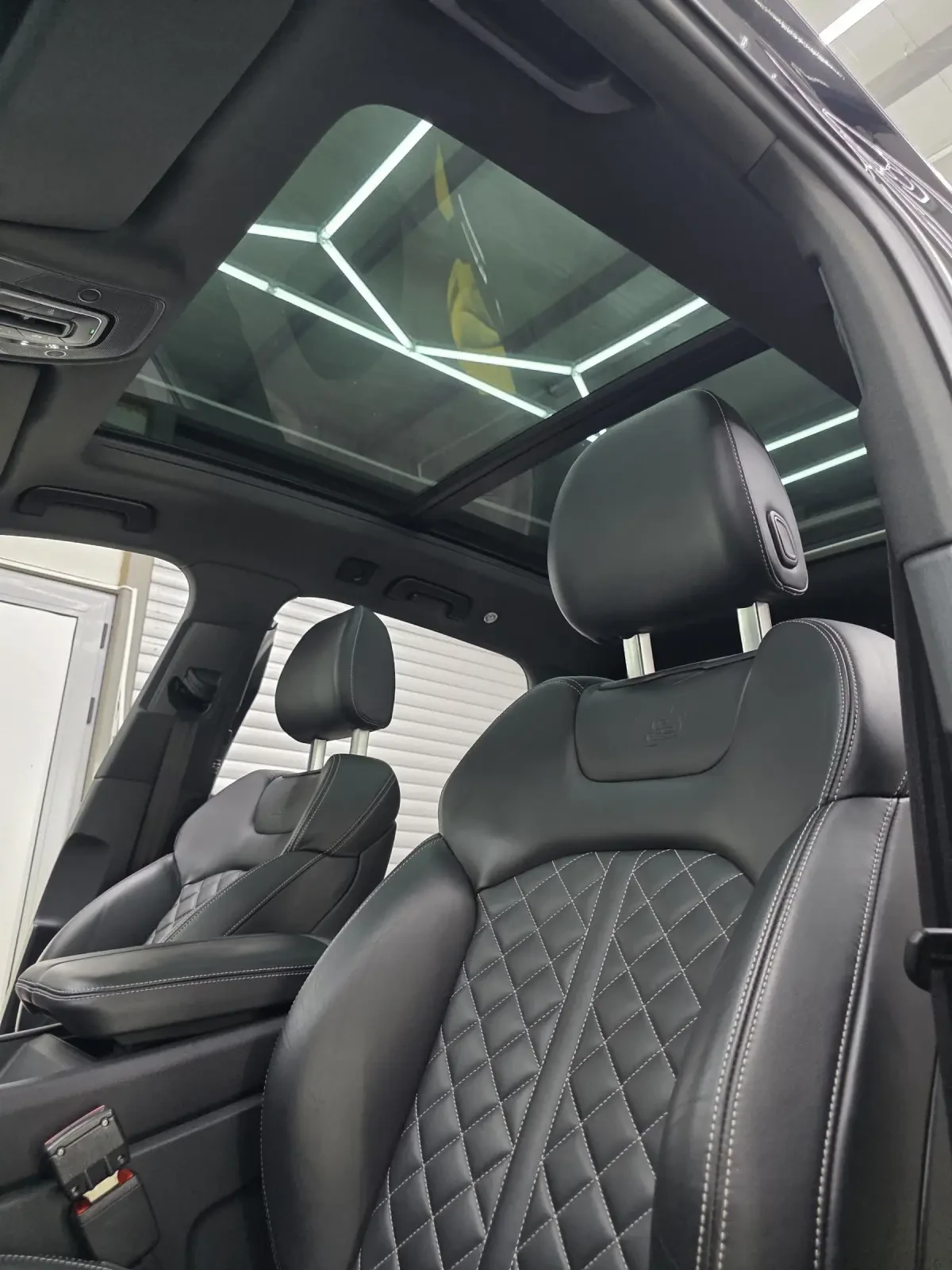 Audi SQ7 КАТО НОВ!!! 73000КМ, снимка 14 - Автомобили и джипове - 54575296