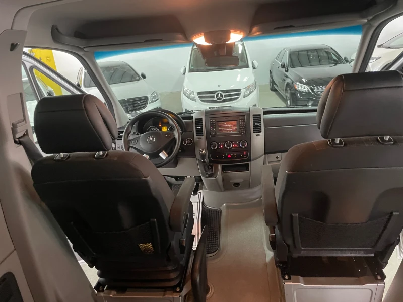 Mercedes-Benz Sprinter 216 8+ 1/Нави/ Подгрев/Автоматик/КАТО НОВ/ТОП!!!, снимка 17 - Бусове и автобуси - 49338889