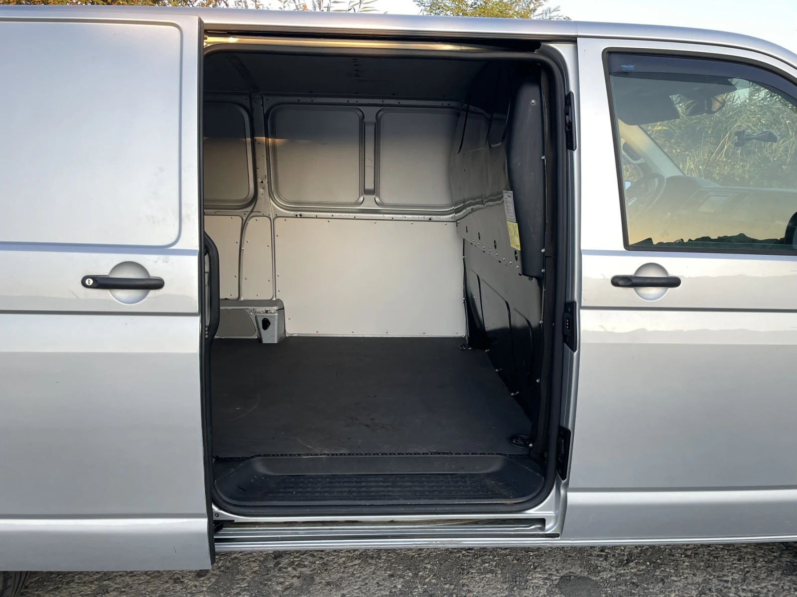 VW Transporter 2.0d 204ps BULLI Maxi - изображение 7