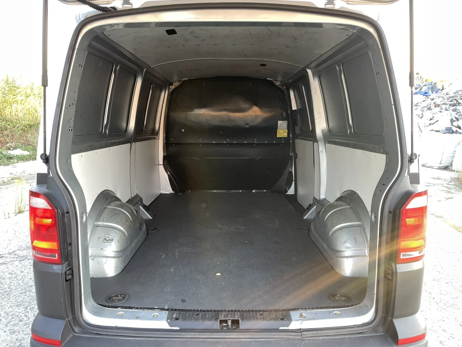 VW Transporter 2.0d 204ps BULLI Maxi - изображение 6