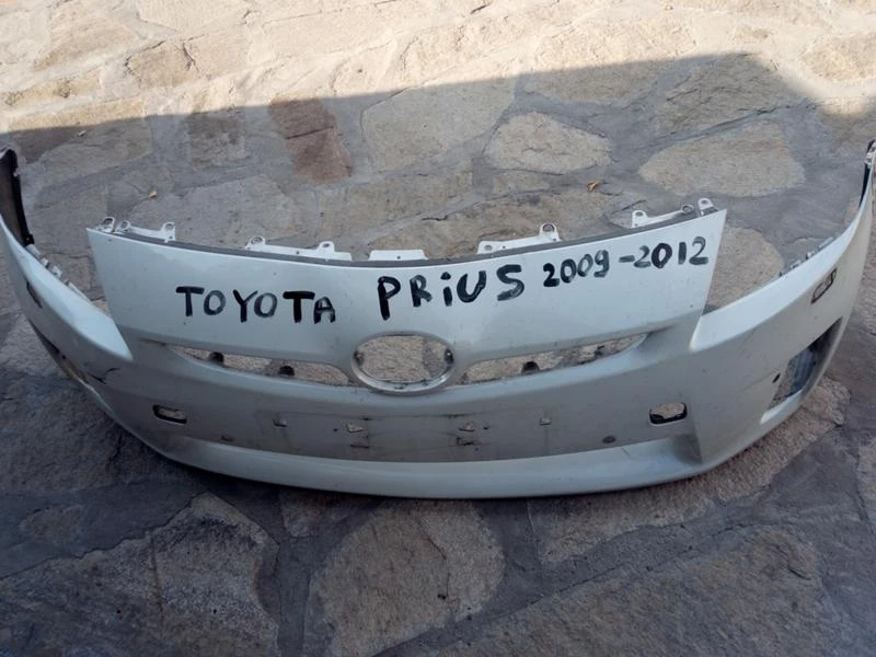 Предна броня за Toyota Prius , снимка 11 - Части - 26668217