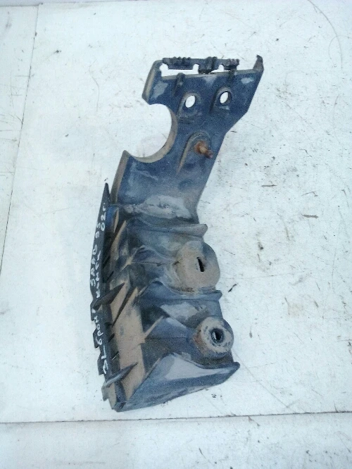 Водач задна броня ляв Сааб 9-5 комби