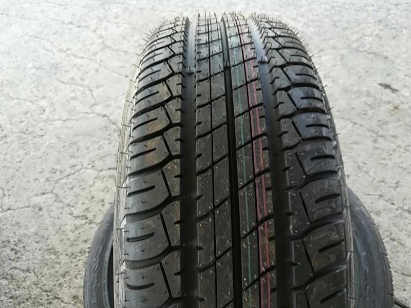 Гуми Летни 205/60R15, снимка 1 - Гуми и джанти - 21882516