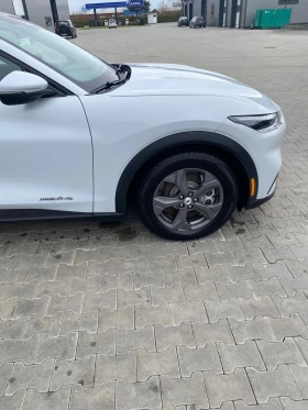 Ford Mustang Mach-E Awd, снимка 4