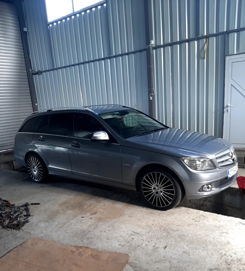 Mercedes-Benz C 220 Комби, снимка 1 - Автомобили и джипове - 47402828