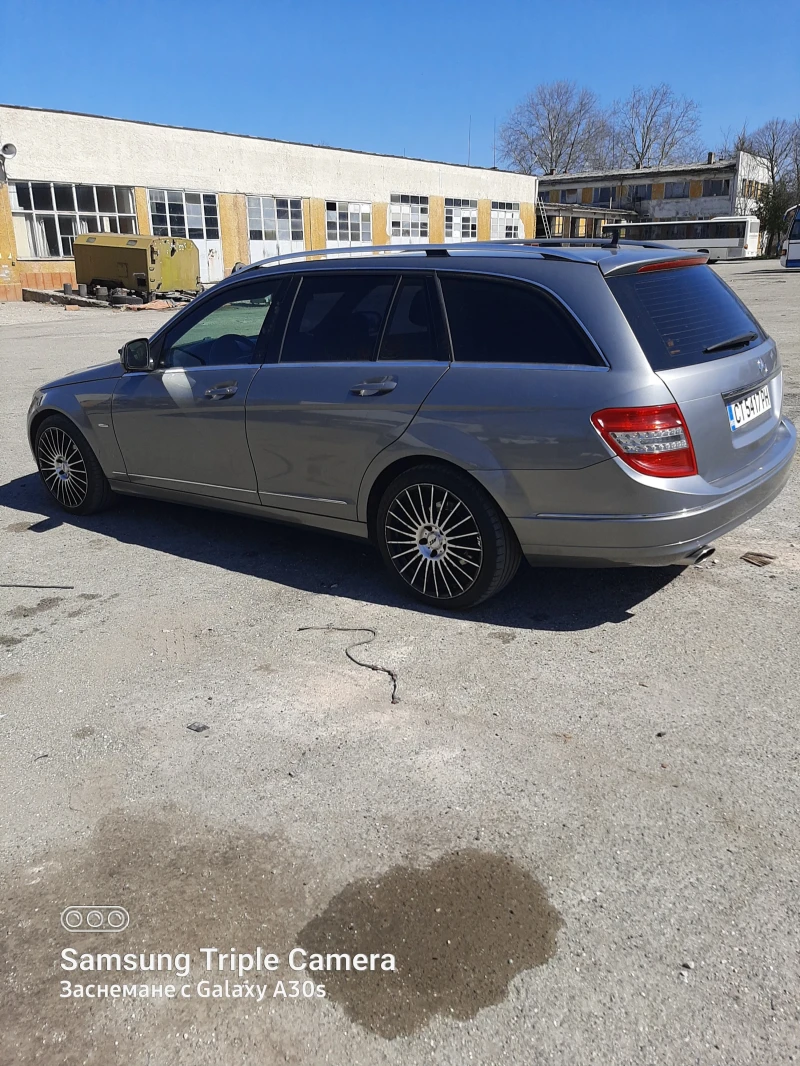 Mercedes-Benz C 220 Комби, снимка 9 - Автомобили и джипове - 47402828