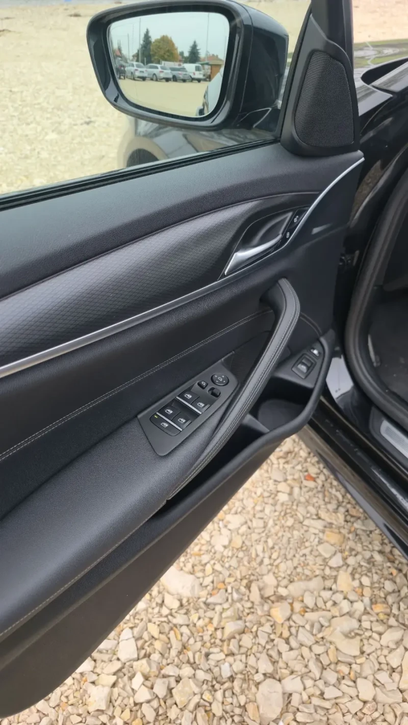 BMW 530E Plug-in M-packet Shadow line , снимка 11 - Автомобили и джипове - 52421202