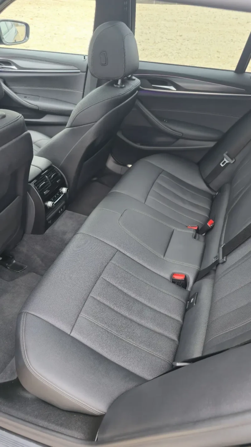 BMW 530E Plug-in M-packet Shadow line , снимка 10 - Автомобили и джипове - 52421202