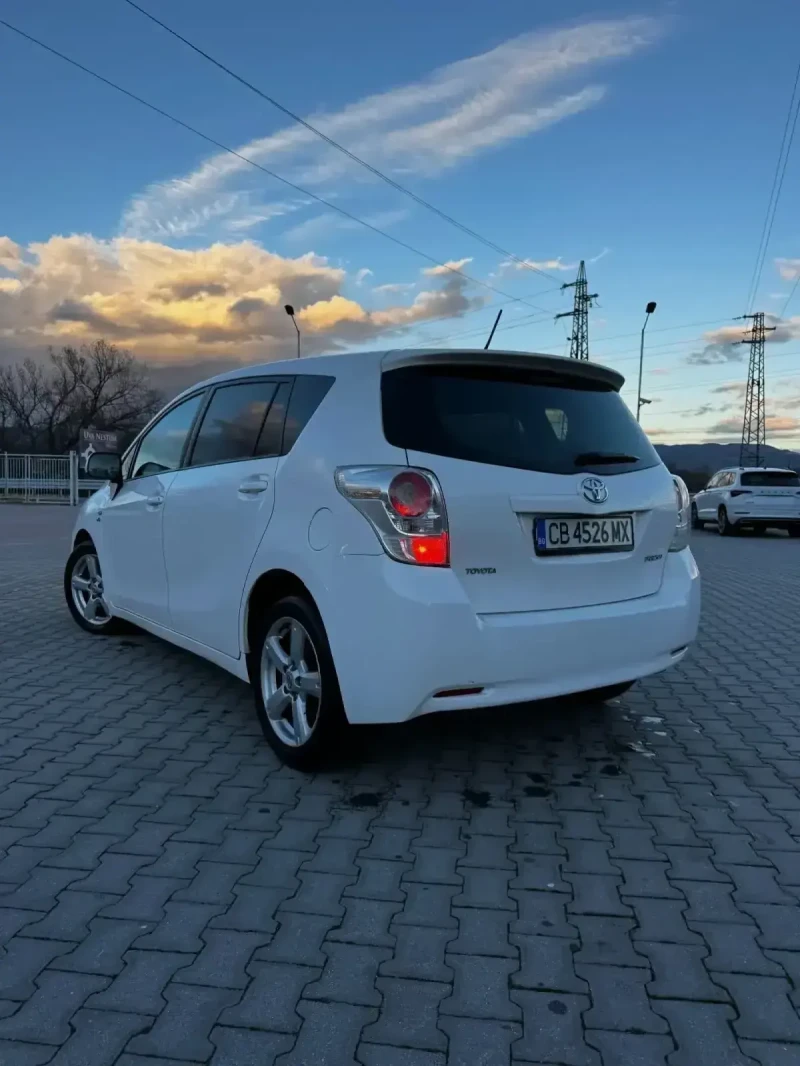 Toyota Verso, снимка 4 - Автомобили и джипове - 52528854