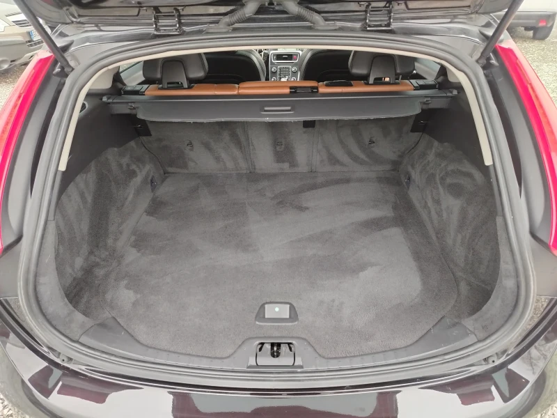 Volvo V60 1.6D-115к.с/АВТОМАТИК/НАВИГАЦИЯ/КОЖА/ПАРКТРОНИК!!!, снимка 16 - Автомобили и джипове - 53396073