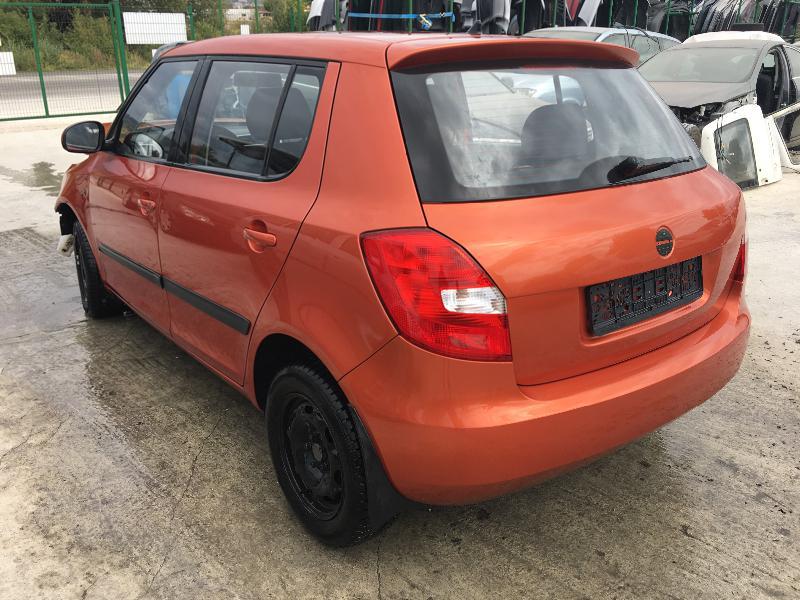 Skoda Fabia 1.6 i, снимка 1 - Автомобили и джипове - 26561575