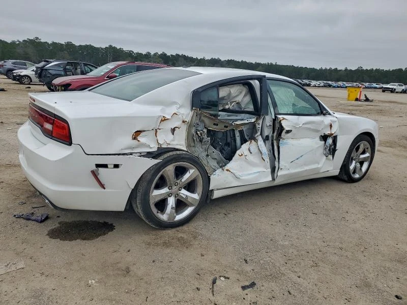 Dodge Charger 3.6L 6 Rear-wheel drive, снимка 4 - Автомобили и джипове - 53925400