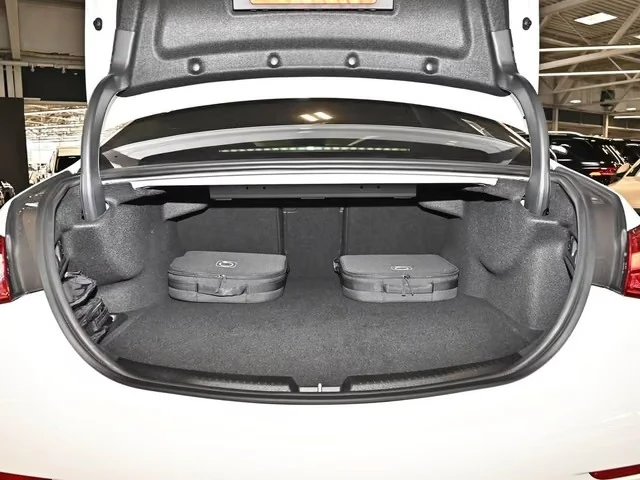 Mercedes-Benz C 300 e AMG PLUG-IN HYBRID MEMORY 360-CAM DISTRONIC , снимка 15 - Автомобили и джипове - 56086782