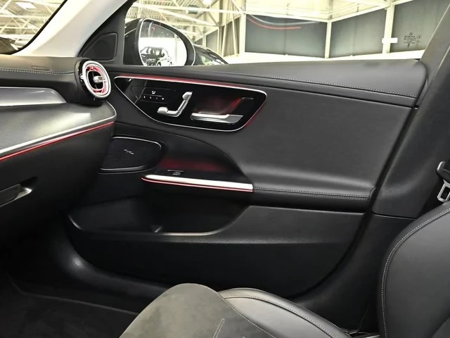 Mercedes-Benz C 300 e AMG PLUG-IN HYBRID MEMORY 360-CAM DISTRONIC , снимка 12 - Автомобили и джипове - 56086782