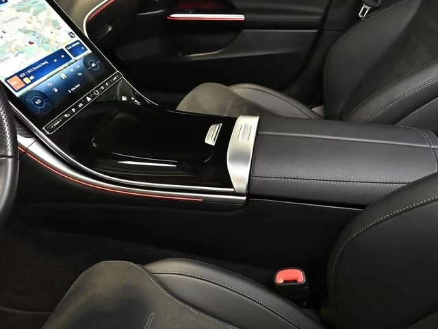 Mercedes-Benz C 300 e AMG PLUG-IN HYBRID MEMORY 360-CAM DISTRONIC , снимка 11 - Автомобили и джипове - 56086782