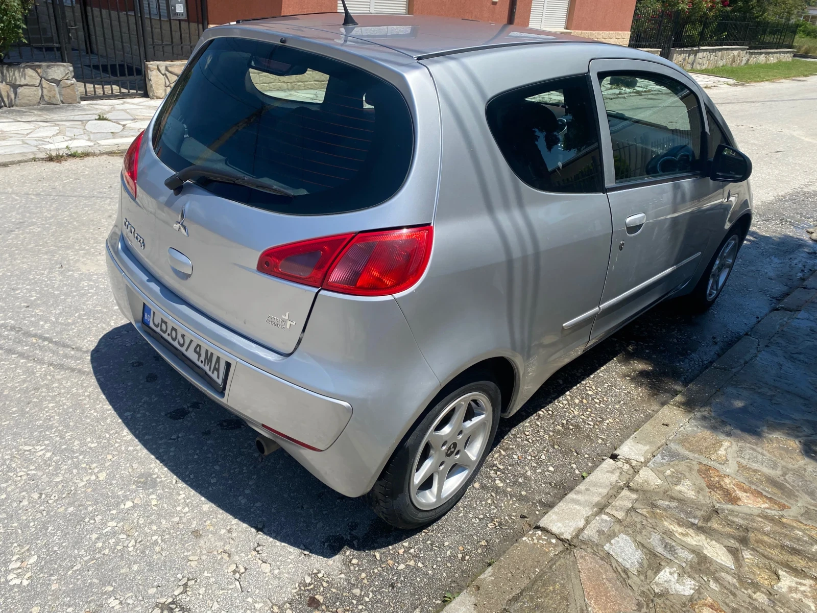 Mitsubishi Colt  - изображение 5