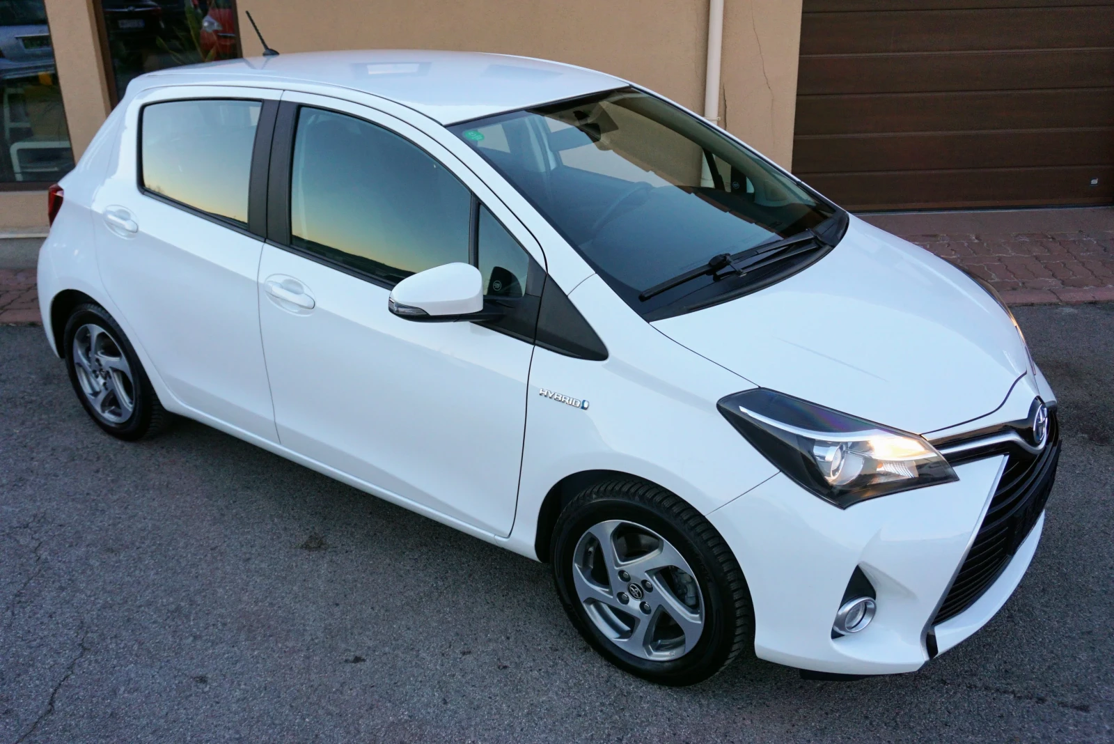 Toyota Yaris 1.5-Хибрид
