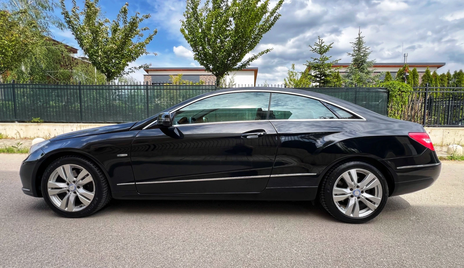 Mercedes-Benz E 350 CGI BlueEFFICIENCY V6 7G-TRONIC - изображение 2