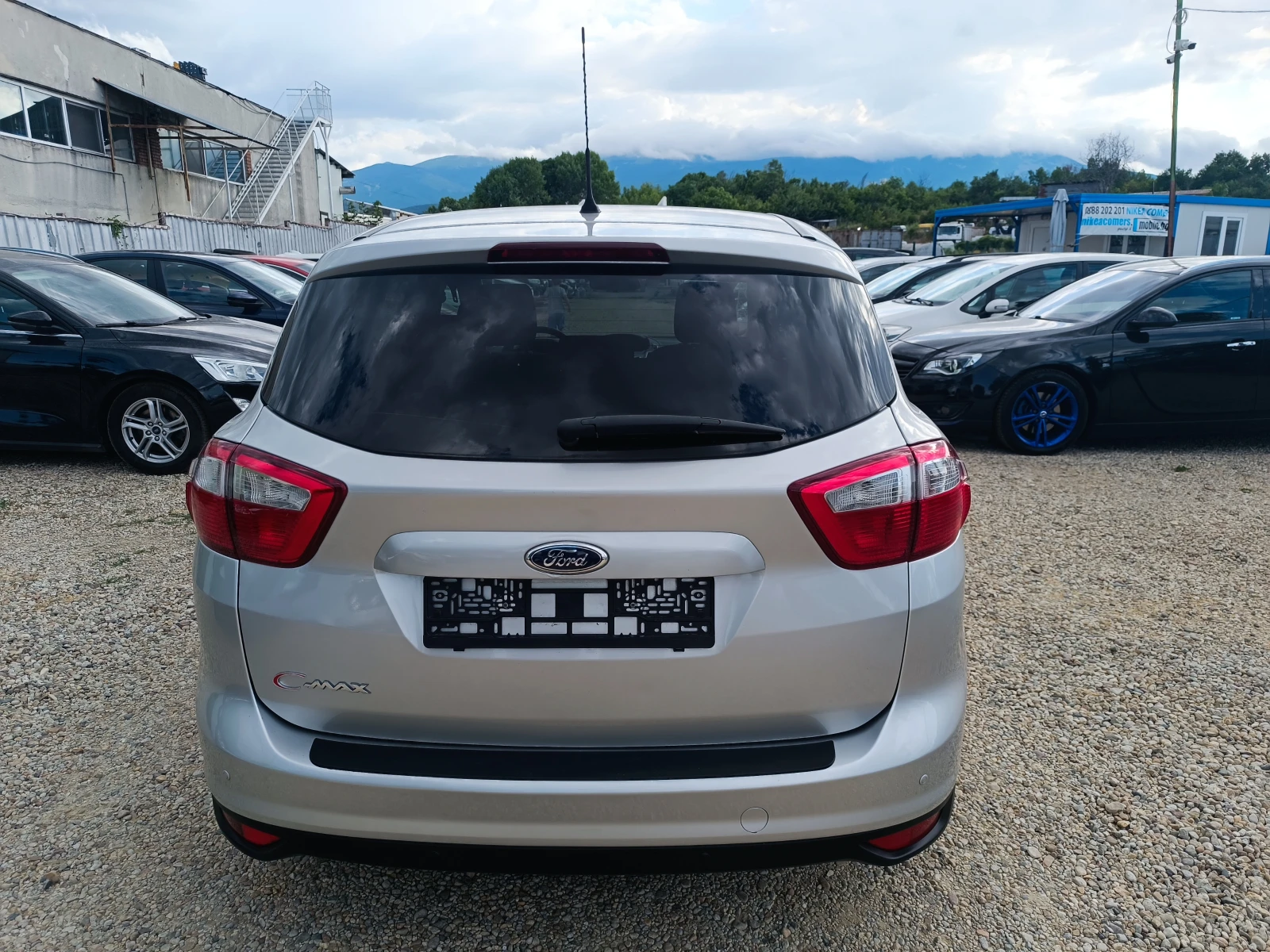 Ford C-max 1.6i Газов инжекцион * Навигация * KEYLESS - изображение 5